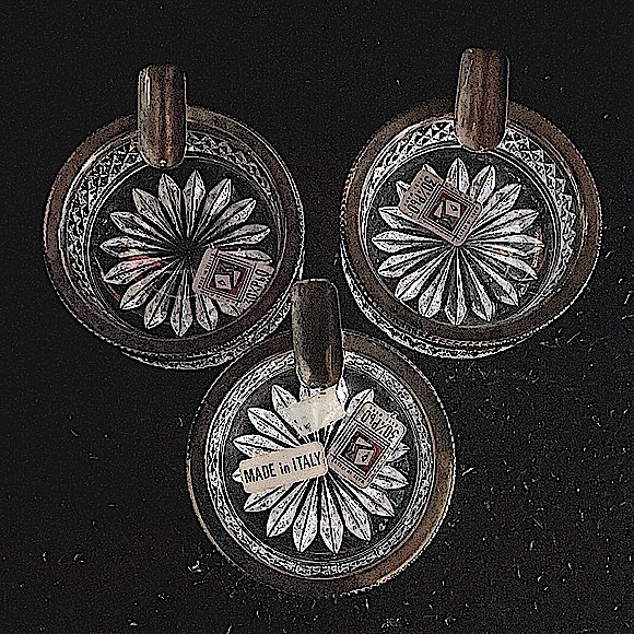 Antique French style crystal ashtray set (3) with hand (cigarette holder) & trim - Picture 2 of 15